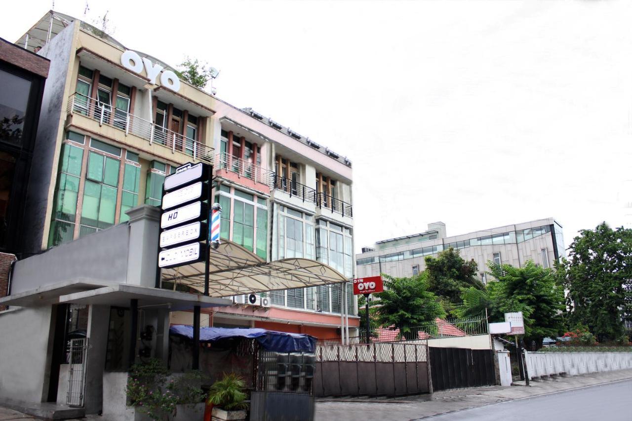 OYO 176 Near Cideng Virgo Residence Jacarta Exterior foto