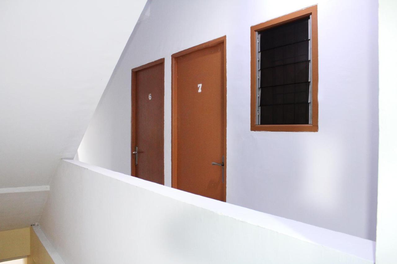 OYO 176 Near Cideng Virgo Residence Jacarta Exterior foto