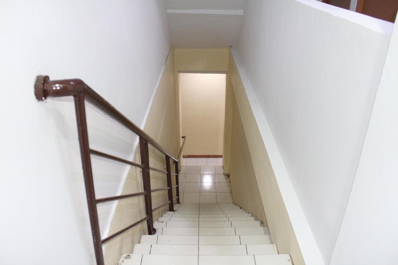OYO 176 Near Cideng Virgo Residence Jacarta Exterior foto
